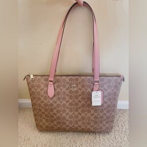 NWT！COACH Gallery Tote Bag In Signature Canvas（COACH CW381）fast shipping
